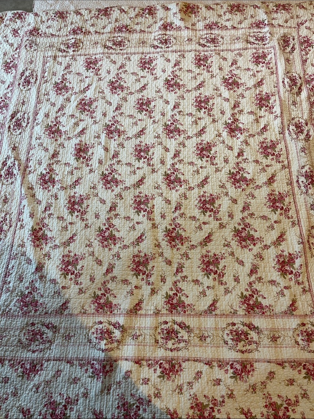 Queen size quilted embroidered bedspread floral burgundy reversible